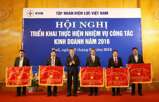 Công tác kinh doanh, dịch vụ khách hàng giữ vai trò then chốt trong Tập đoàn