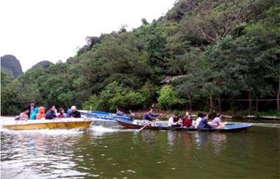 Suối Yến (Chùa Hương): Đò máy hoạt động gây nguy hiểm cho du khách