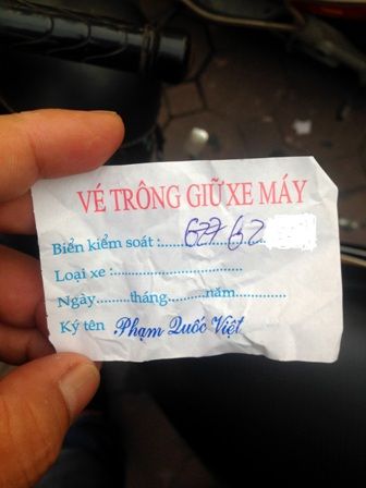 Tình trạng lấn chiếm vỉa hè, thu phí sai quy định tại Hà Nội