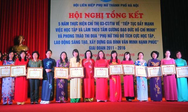 Hội Liên hiệp phụ nữ TP Hà Nội biểu dương các tập thể, cá nhân làm theo lời Bác