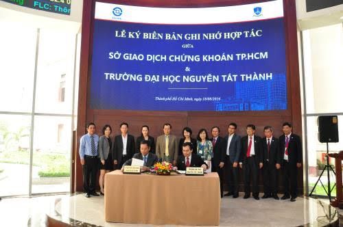 Sở Giao dịch Chứng khoán TP.Hồ Chí Minh và Trường Đại học Nguyễn Tất Thành ký biên bản hợp tác