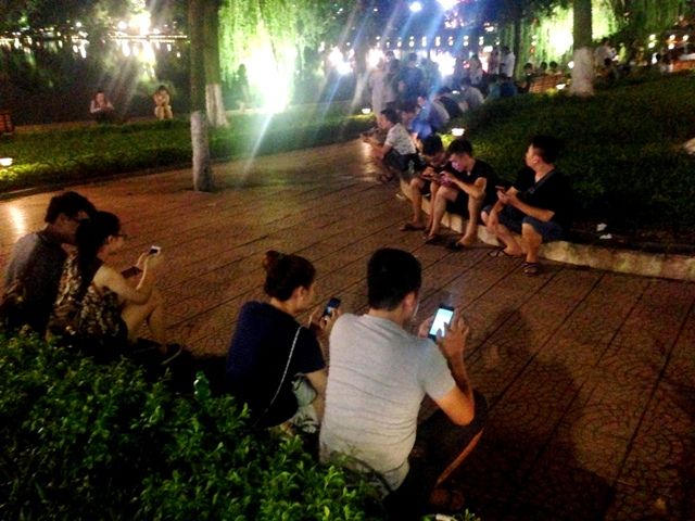 Pokemon Go, trò chơi nguy hiểm khi tham gia giao thông