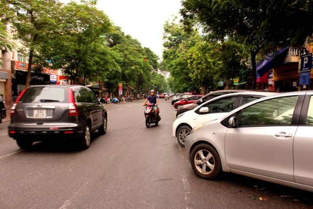 Chủ trương đỗ xe ô tô ngày chẵn, lẻ: Cần tổ chức giám sát và có chế tài xử phạt nghiêm 