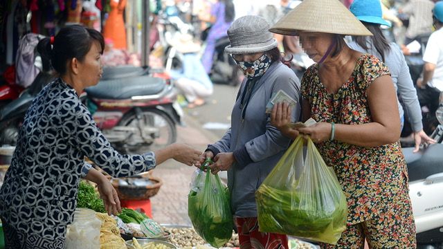 Tăng VAT có ảnh hưởng đến người nghèo? 