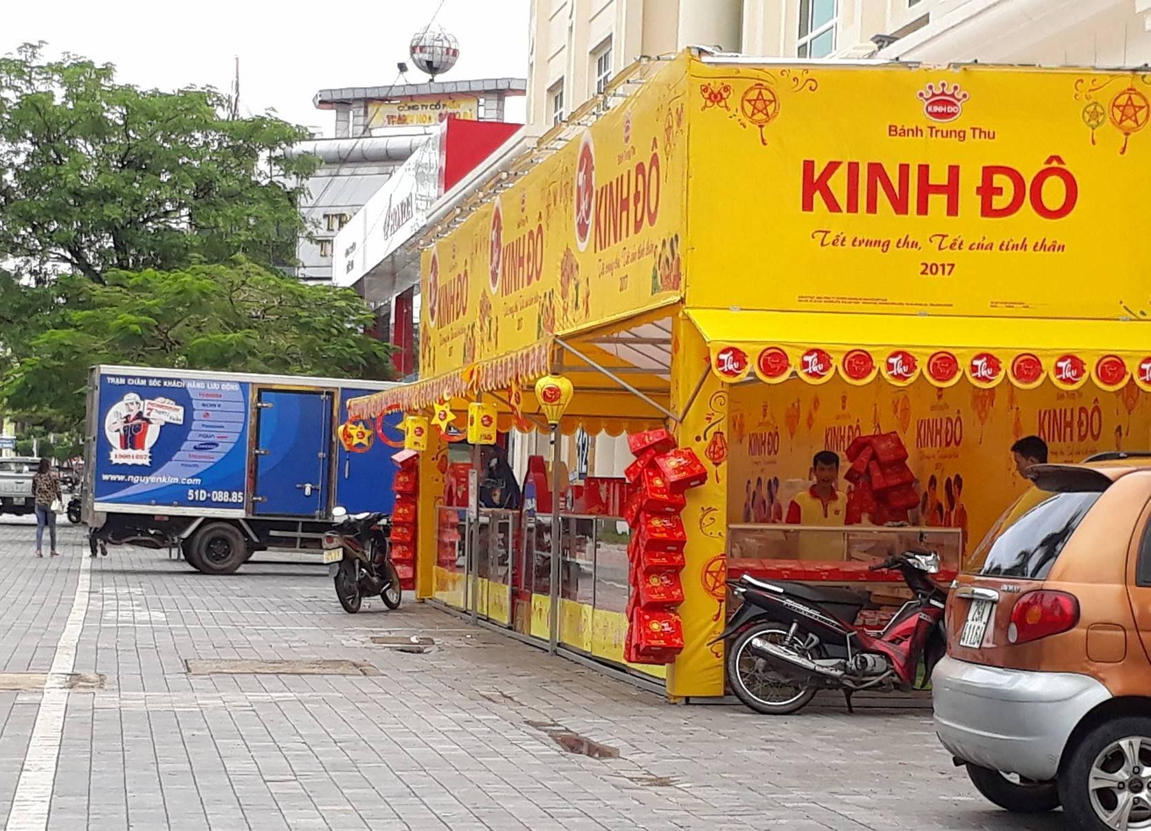 Bánh Trung thu “ế” đi về đâu?  ​