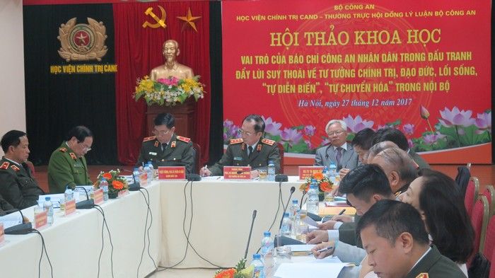 Phát huy vai trò của báo chí Công an nhân dân trong đấu tranh đẩy lùi suy thoái về tư tưởng chính trị, đạo đức lối sống