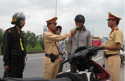 Vĩnh Phúc: Tăng cường kiểm soát, xử lý vi phạm nồng độ cồn khi tham gia giao thông