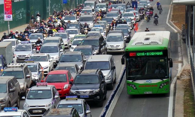 Riêng một làn đường, bus nhanh BRT đã thực sự hiệu quả? 