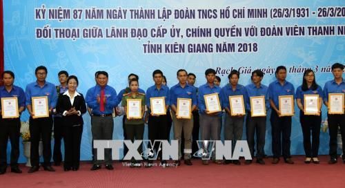 Đối thoại, lắng nghe tiếng nói của thanh niên