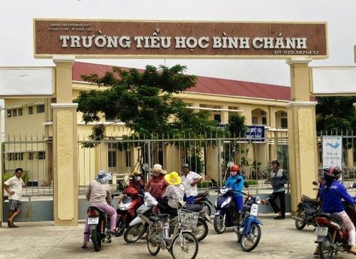 Xung quanh  sự việc cô giáo quỳ xin lỗi phụ huynh