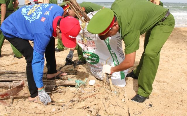 Ra quân Chiến dịch “Hãy làm sạch biển” năm 2018 