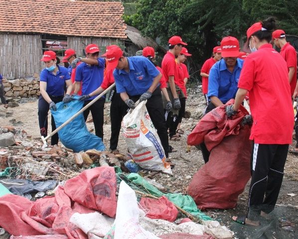 1.282 tấn rác thải được thu gom qua Chiến dịch “Hãy làm sạch biển”