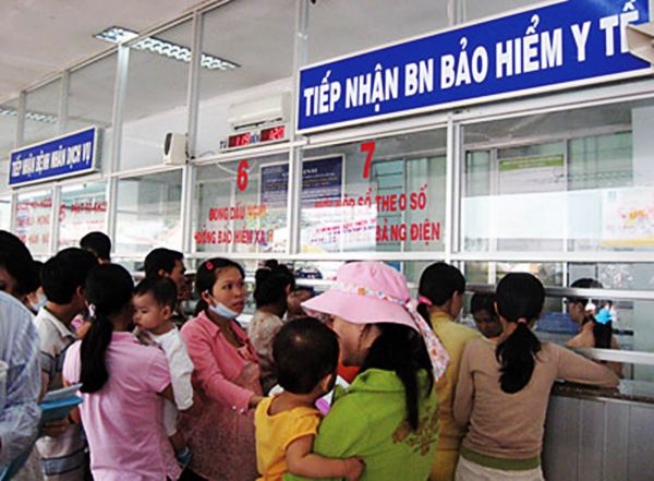 TP Hồ Chí Minh: Tạo thuận lợi cho hộ nghèo và cận nghèo tham gia bảo hiểm y tế