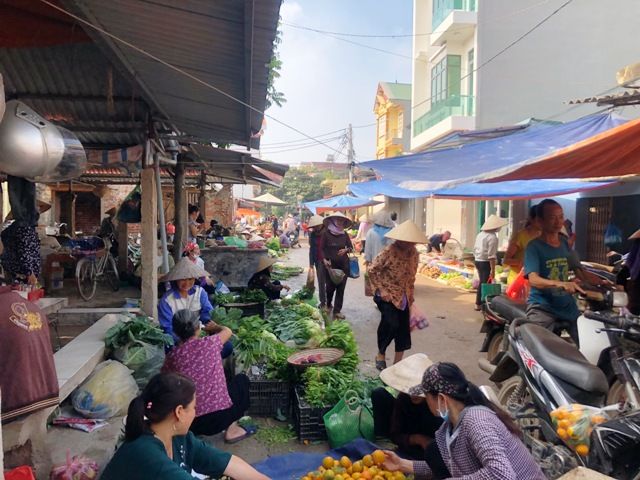 Chợ Hà Nội - góc nhìn dân sinh và kinh tế