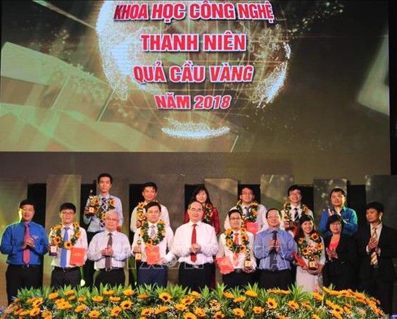 10 tài năng trẻ nhận giải thưởng Khoa học công nghệ thanh niên Quả cầu vàng năm 2018