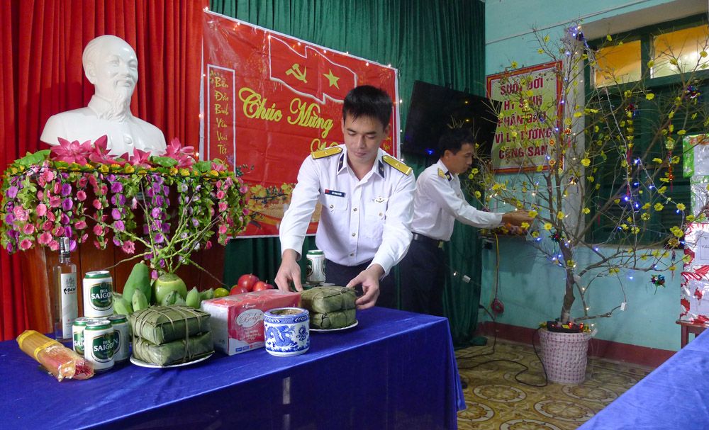 Xuân về trên đảo tiền tiêu 