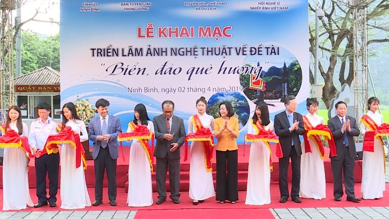 Khai mạc Triển lãm ảnh nghệ thuật về đề tài “Biển, đảo quê hương”