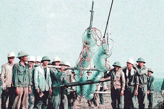 25 năm vận hành đường dây tải điện cao áp 500 kV Bắc - Nam