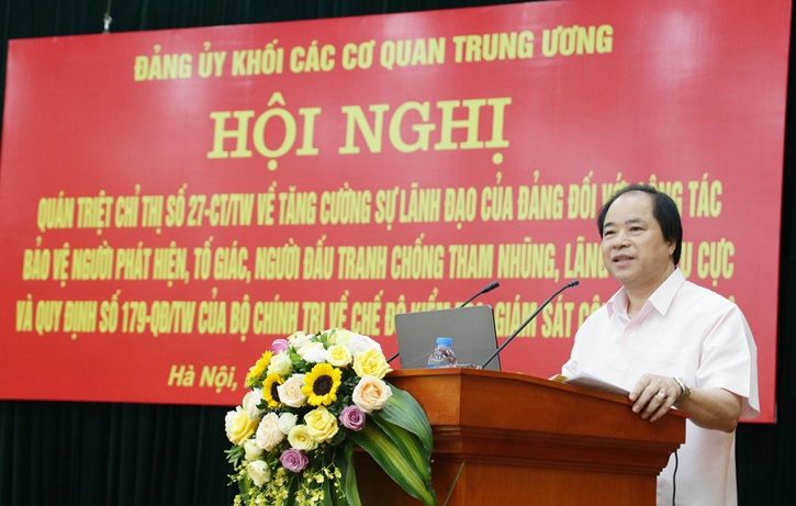 Bảo vệ người phát hiện, tố giác, người đấu tranh chống tham nhũng