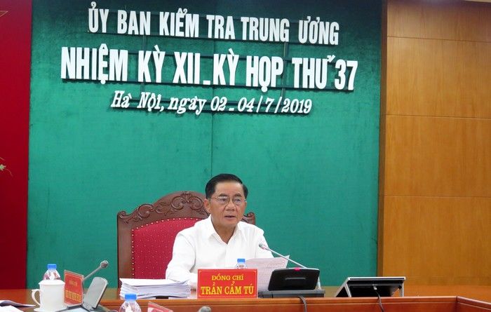 Ủy ban Kiểm tra Trung ương xem xét, thi hành kỷ luật một số tập thể, cá nhân