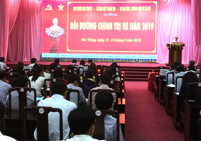 Sóc Trăng, 16.000 cán bộ tham gia học tập chính trị 