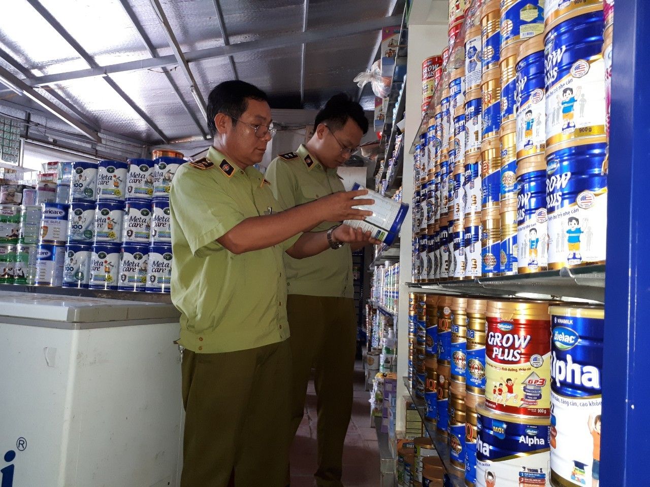 Tăng cường phòng chống buôn lậu, hàng giả và gian lận thương mại dịp cuối năm