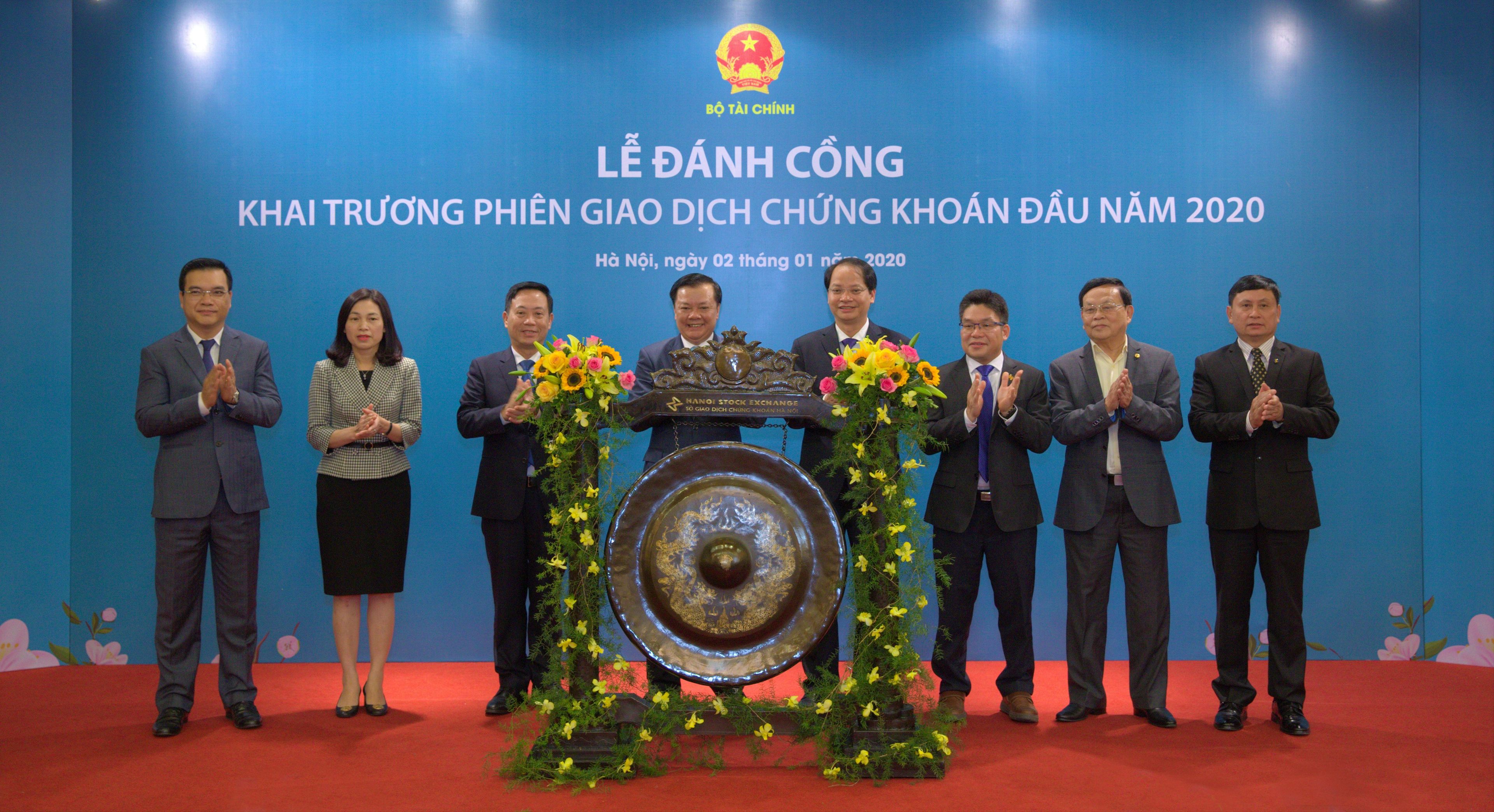 Khai trương phiên giao dịch chứng khoán đầu năm 2020 tại HNX