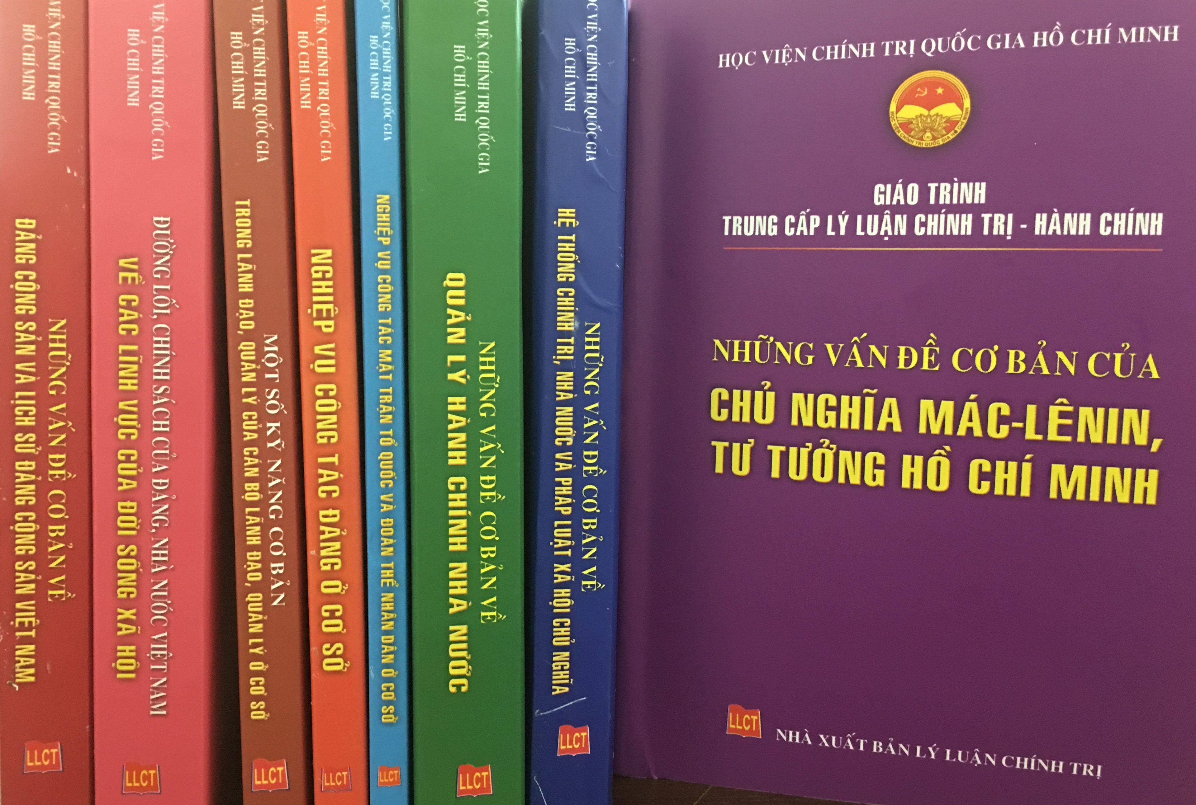 Nâng cao chất lượng, hiệu quả công tác xuất bản, phát hành và nghiên cứu, học tập sách lý luận