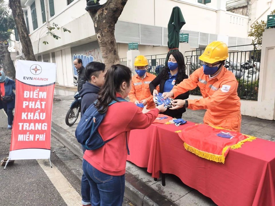 Cán bộ, công nhân viên EVN tích cực góp phần chống dịch COVID-19