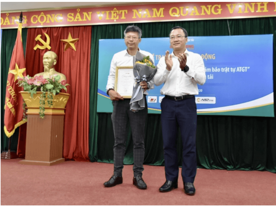  Trao giải cuộc thi viết “Ứng dụng Khoa học công nghệ, ý tưởng trong công tác đảm bảo trật tự an toàn giao thông”