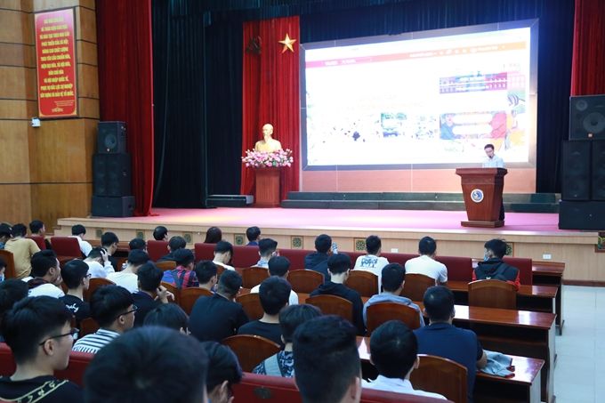 Trường Đại học Giao thông vận tải hưởng ứng Cuộc thi trắc nghiệm “Chung tay vì an toàn giao thông”