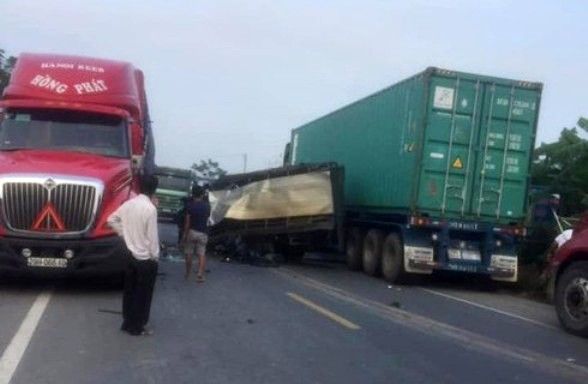 Hà Nam: Báo động mất an toàn giao thông trên tuyến đường nối cao tốc