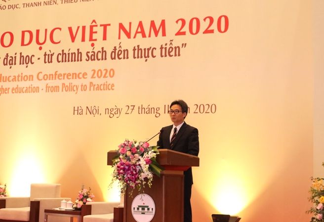 Rút ngắn khoảng cách tự chủ đại học trên văn bản với thực thi