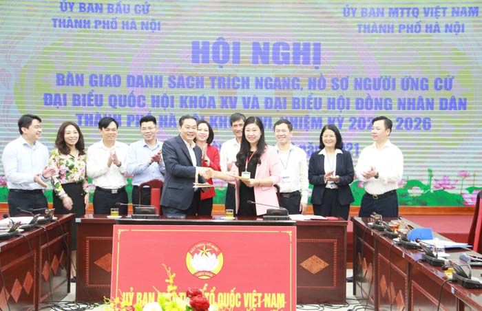 Hà Nội: Bàn giao 260 hồ sơ ứng cử đại biểu Quốc hội và HĐND TP