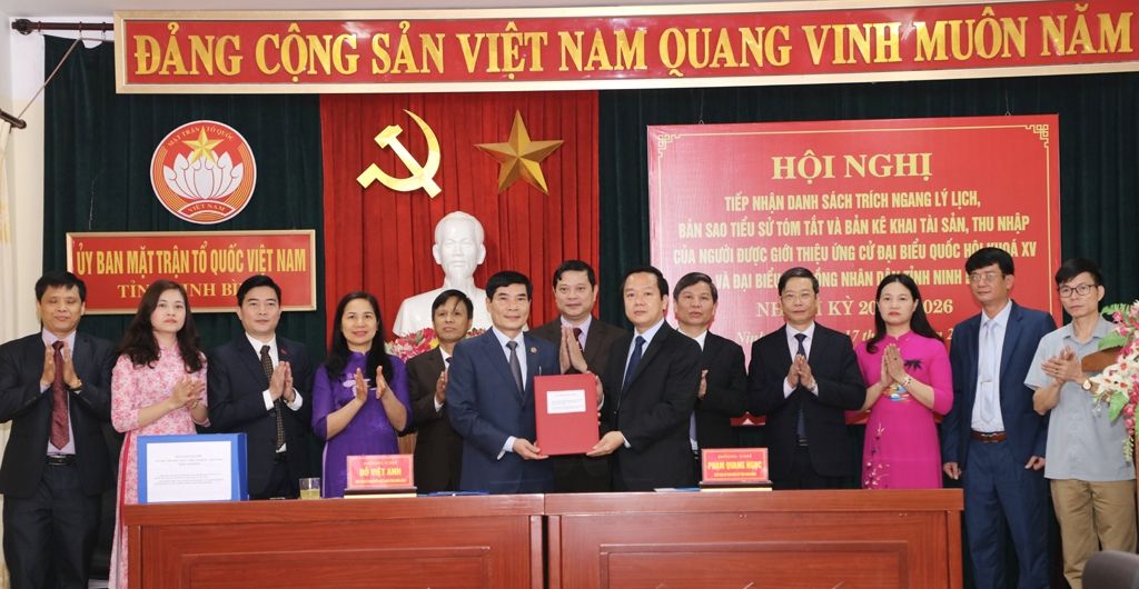 Ninh Bình bàn giao hồ sơ người ứng cử đại biểu