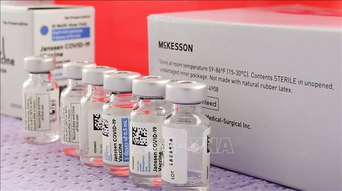 Mỹ cho phép nối lại sử dụng vaccine ngừa COVID-19 của J&J