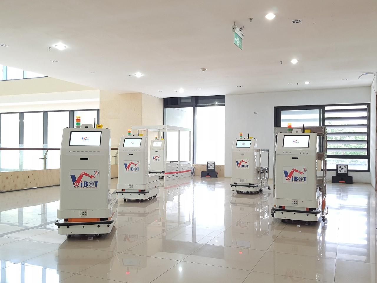 Làm chủ công nghệ chế tạo Hệ thống robot y tế vận chuyển 