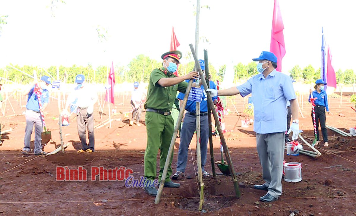 Bình Phước phát động “Trồng cây đời đời nhớ ơn Bác Hồ”