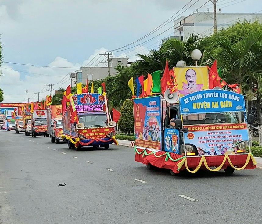 Kiên Giang: Hội thi xe tuyên truyền lưu động về cuộc bầu cử 