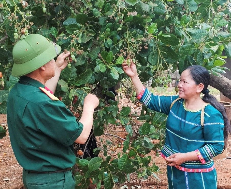 Người phụ nữ Jrai có đôi “Bàn tay vàng”