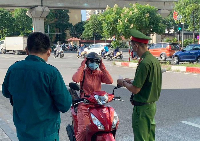 Hà Nội xử phạt hơn 8 tỷ đồng các trường hợp vi phạm quy định phòng, chống dịch