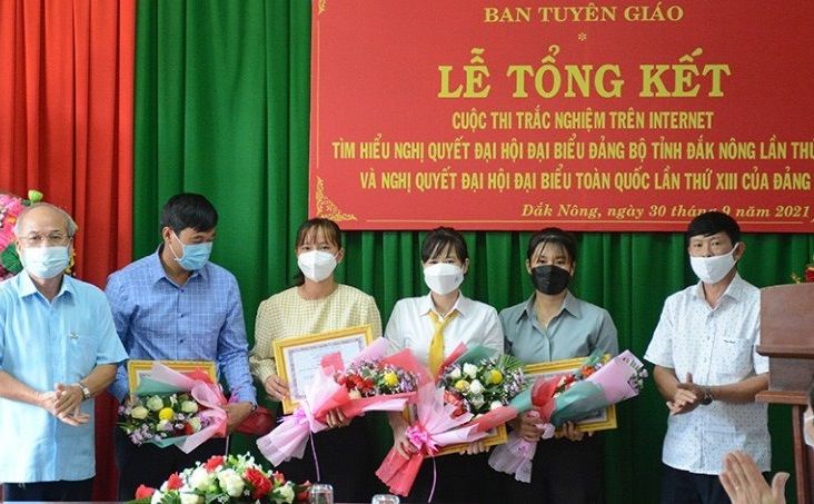 Đắk Nông trao giải Cuộc thi trắc nghiệm tìm hiểu Nghị quyết Đại hội Đảng