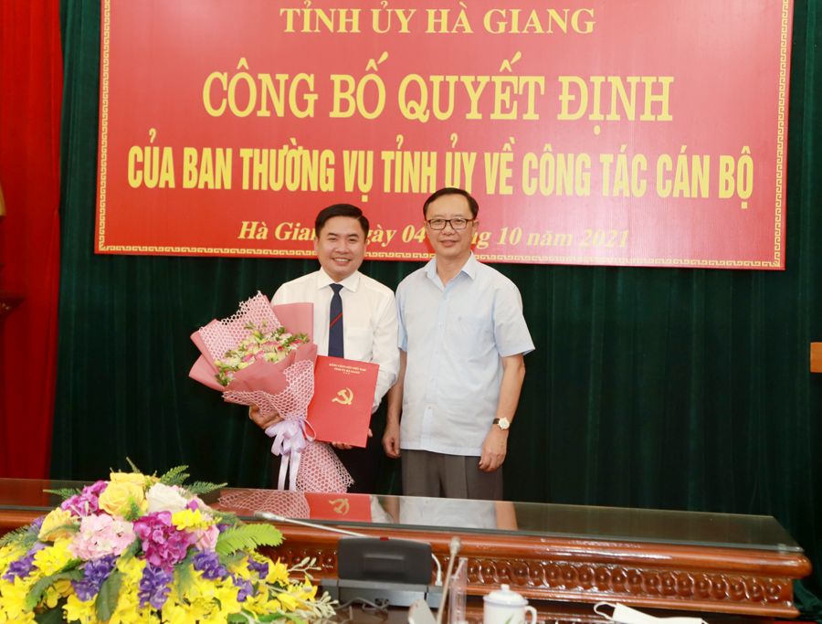 Hà Giang: Công bố các quyết định về công tác cán bộ