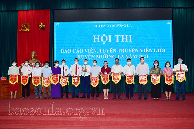 Sôi nổi Hội thi báo cáo viên, tuyên truyền viên giỏi ở các huyện