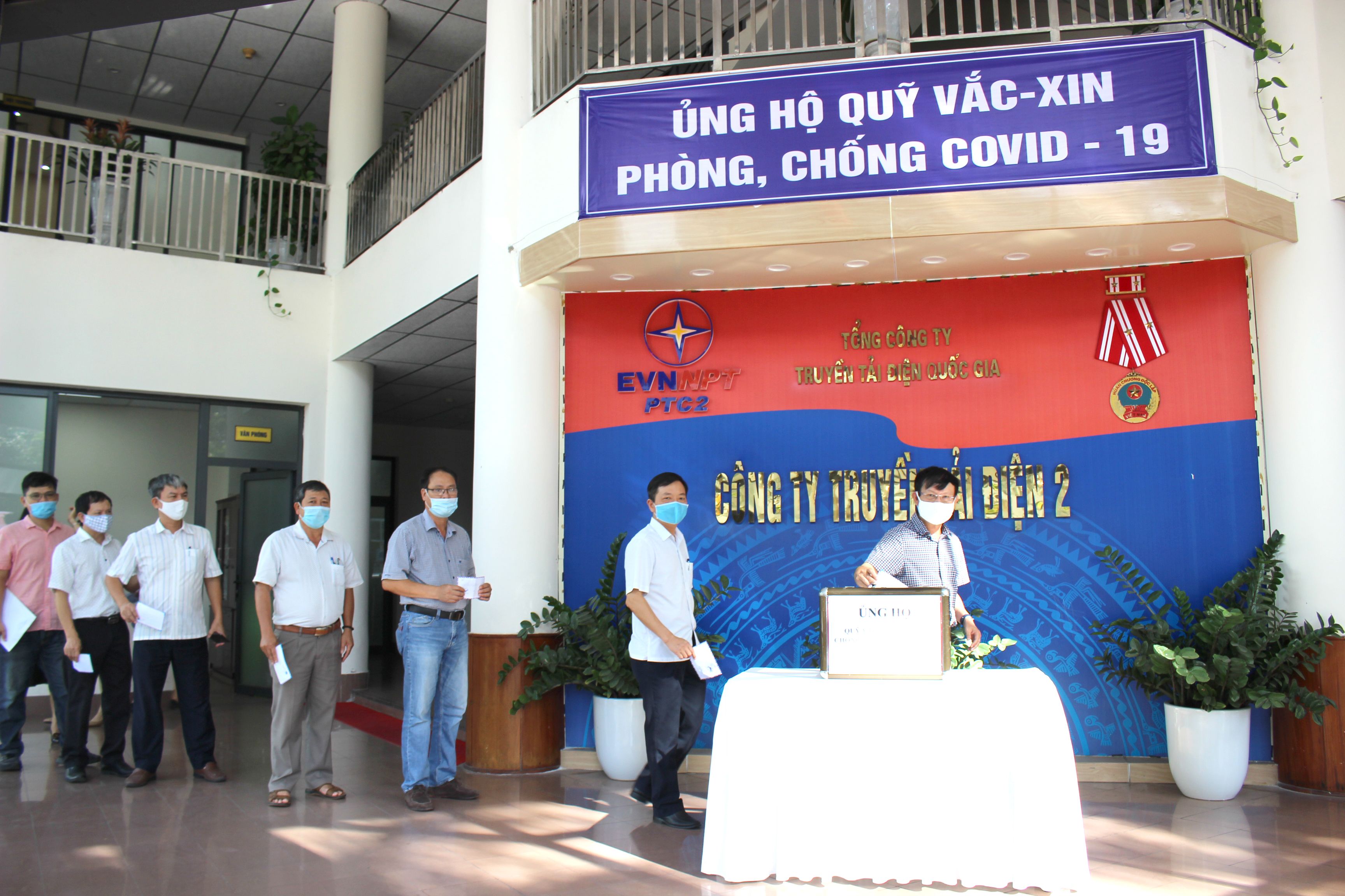 EVNNPT chung tay góp sức phòng chống dịch COVID-19