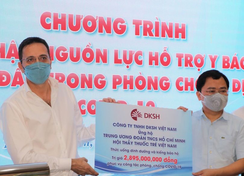 Tiếp nhận các sản phẩm hỗ trợ y, bác sĩ tuyến đầu trong phòng, chống dịch trị giá gần 2,9 tỷ đồng