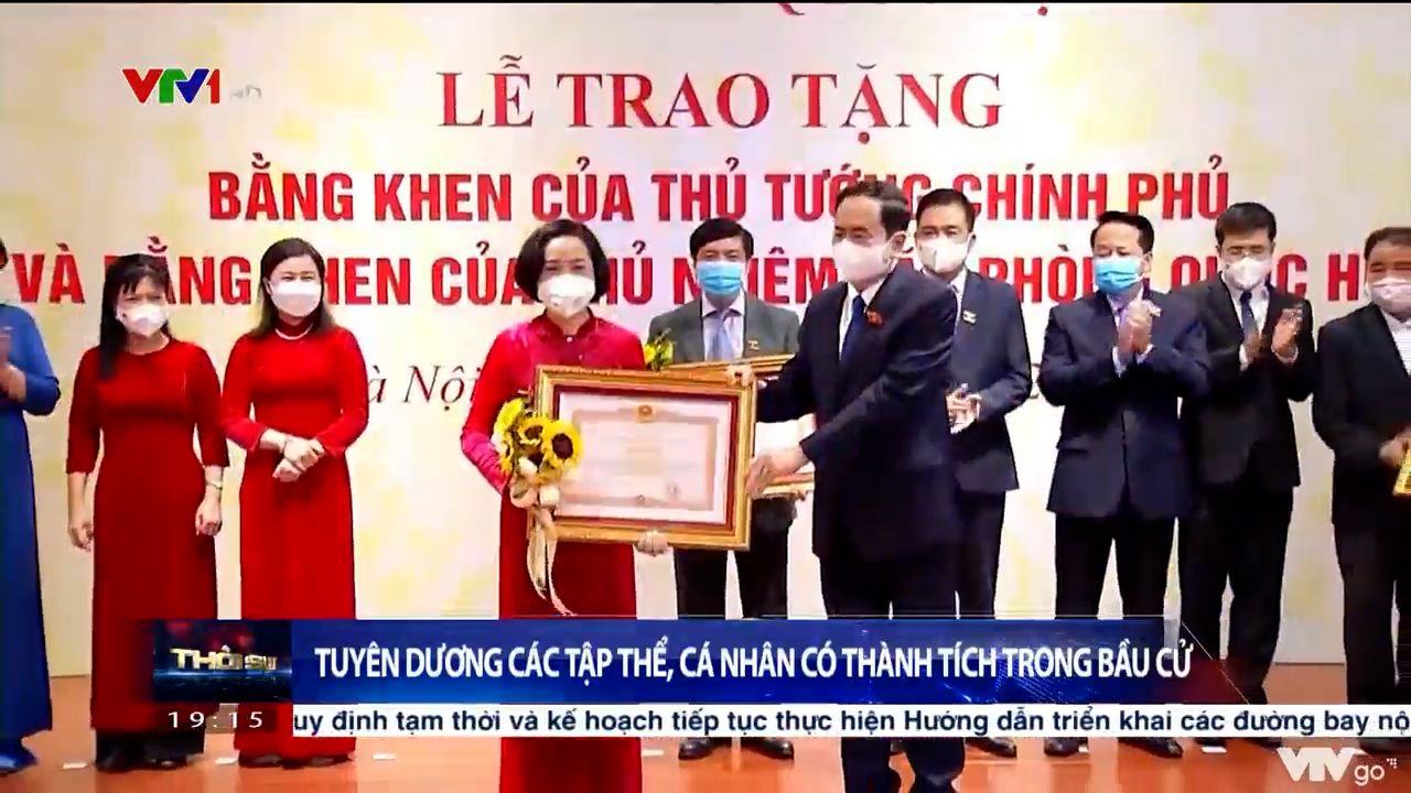 Tuyên dương các tập thể, cá nhân có thành tích trong bầu cử