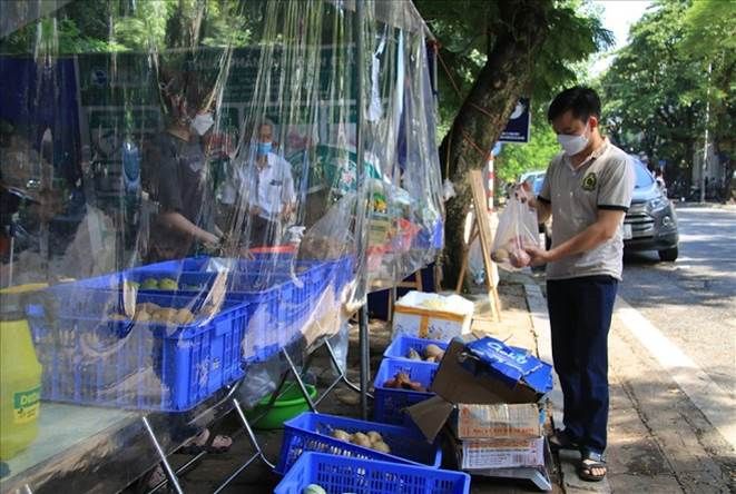 Ý nghĩa từ gian hàng “đổi rác lấy thực phẩm sạch”