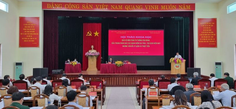 Nêu cao trách nhiệm của cán bộ, đảng viên trong bảo vệ nền tảng tư tưởng của Đảng