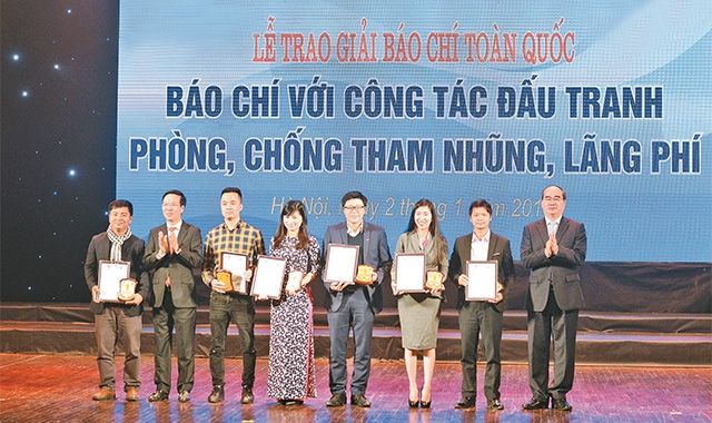 Hoạt động báo chí với sự tác động của các “nhóm lợi ích”